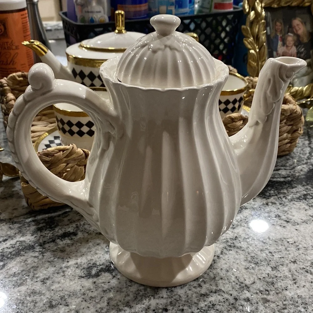 VTG. American Atelier “Athena” Creamy White Ironstone Ribbed Fluted Tea Pot!
